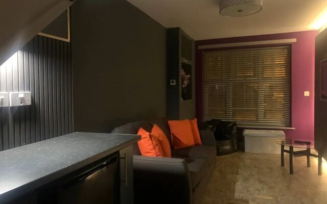 Liverpool City, Fairfield Duplex Suite