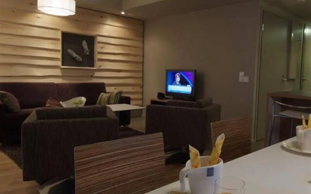 Levi Suites Unna Mannu