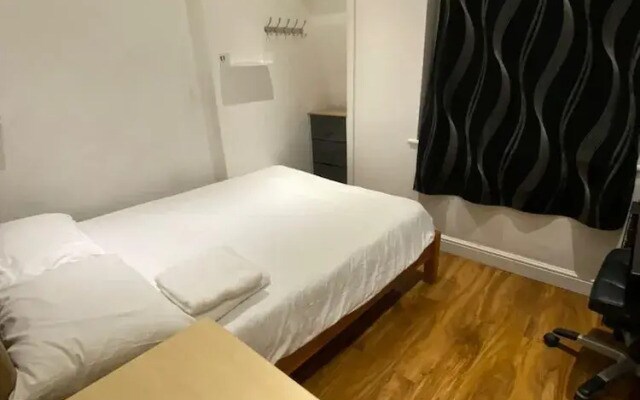 Charming 3-bed Apartment in London