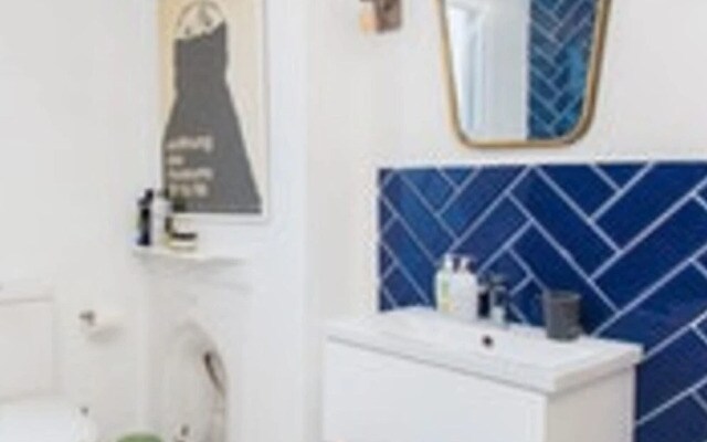 Bright 2 Bedroom Apartment in South East London