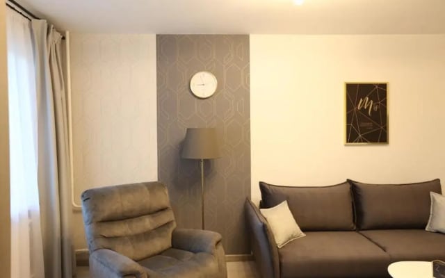 Comfy 2 Room Apartment - Free Parking - 350Mbps WiFi - Netflix