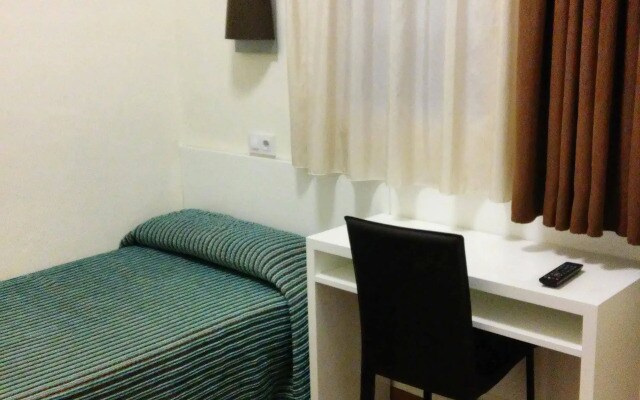 Hostal Lesseps