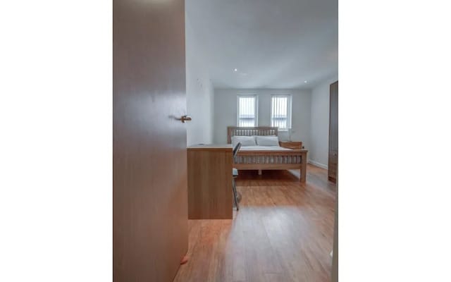 Bright & Modern 2-bedroom Flat - Sleeps 4