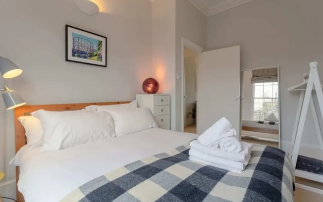 Vibrant 1 Bedroom Flat In Islington With Garden