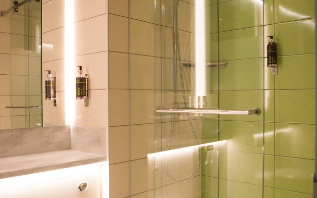 Hub By Premier Inn London Westminster - Saint James' Park