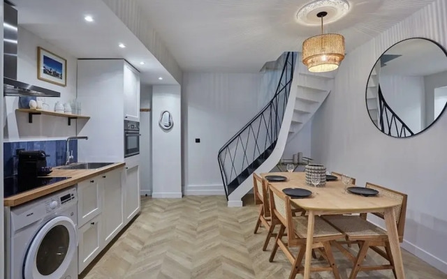 Superb Duplex Apartment Center of Paris
