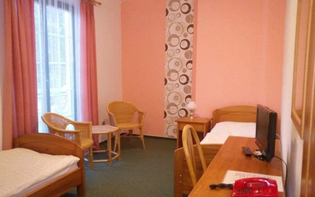 Restaurant a Pension u Hradu