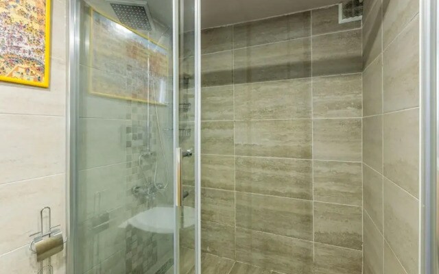 Stylish and Central Flat with Backyard in Sisli