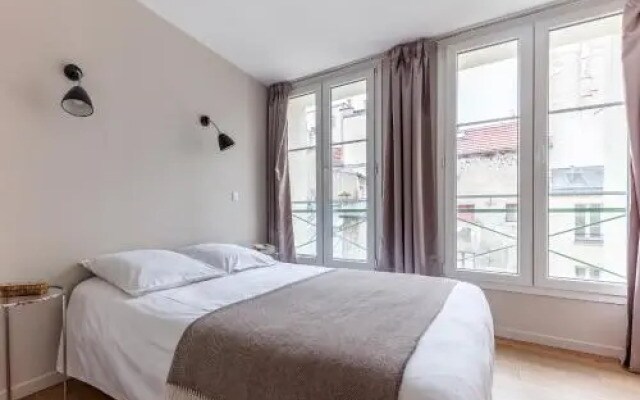 Families And Friends - Center - 110 Sqm