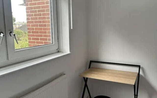 Fab Excel London Flat, Warm Cosy Liz Line