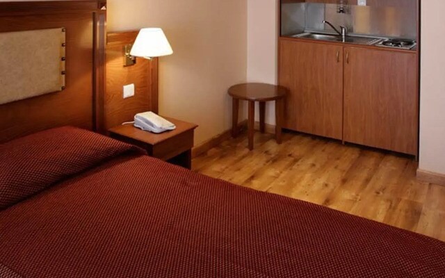 121 Paris Hotel