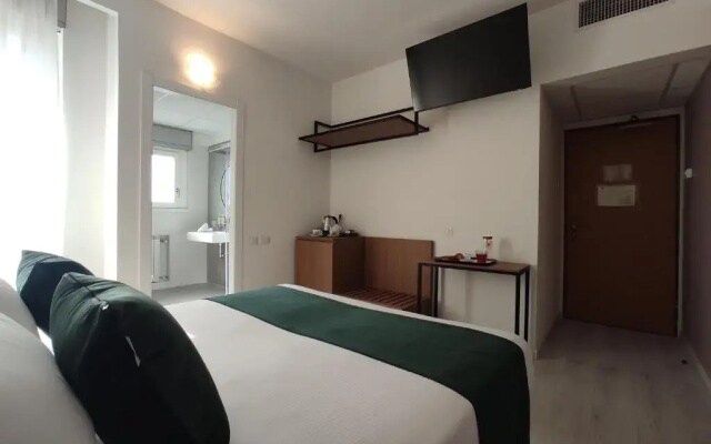 Massimi City Garden Hotel