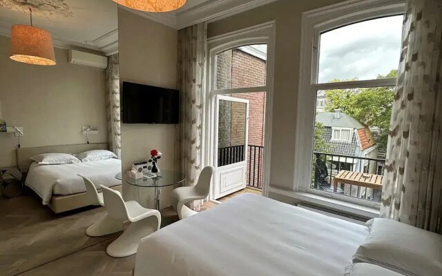 Amstel Corner Hotel
