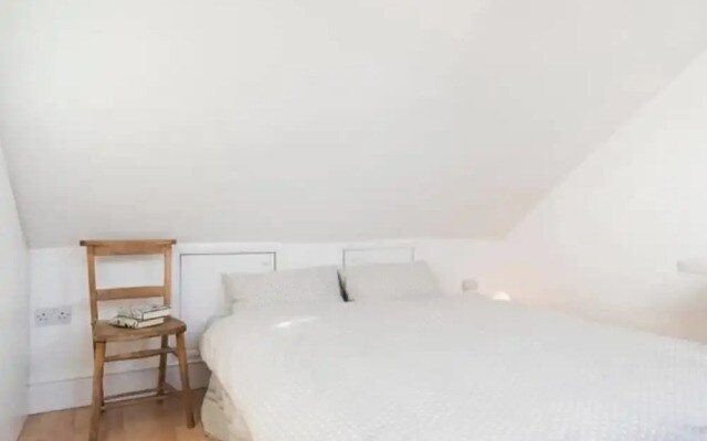 [MC] Stunning 2BR Dalston Period Flat