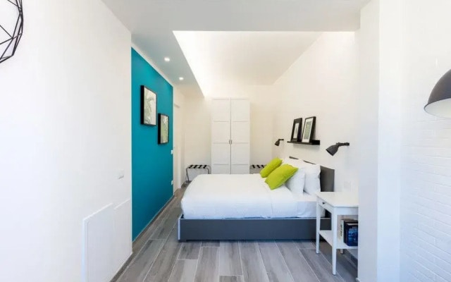 Colourful and Bright Flat Near Vatican