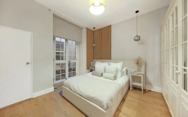Redcliffe Square Flat