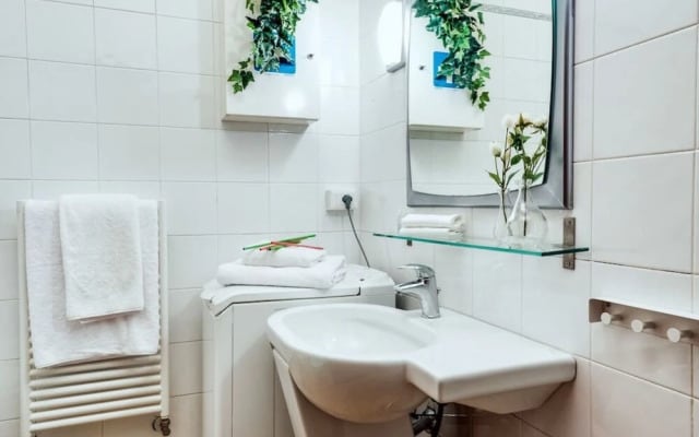 Elegant 1Br Flat in Amazing Central Location!