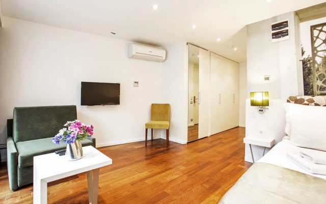 Nish Istanbul Suites & Hotel