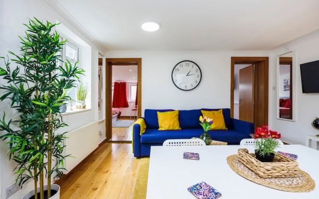 2 Bedroom Charming Magnificent Flat