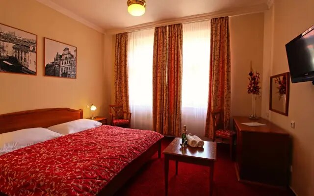 Anna Hotel