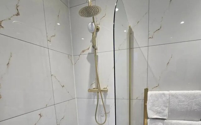 1BR Sleeps6 Elizabethline Ws98