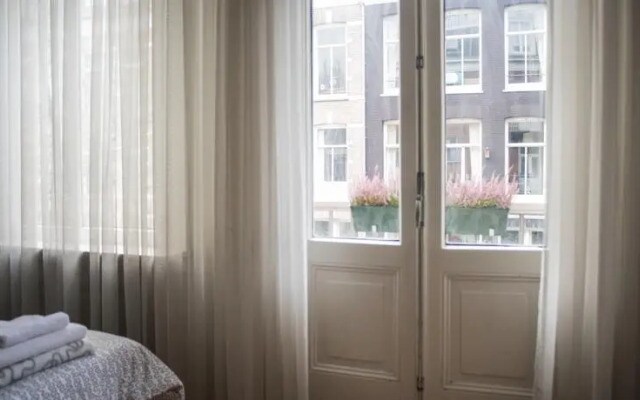 Studio Vondelpark Adjacent Eerste Helmersstraat