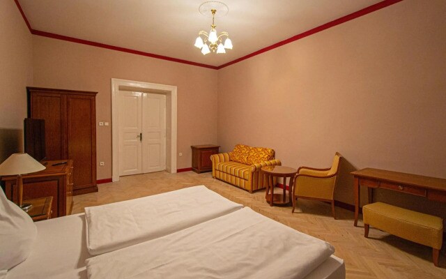 4 Bedrooms 130m2 apartment at the Main City Square