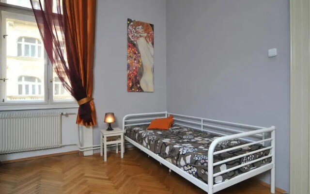 Dlouha Apartments