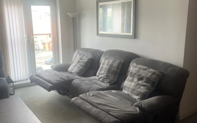 Apartment Sleeps 4 With Free Parking