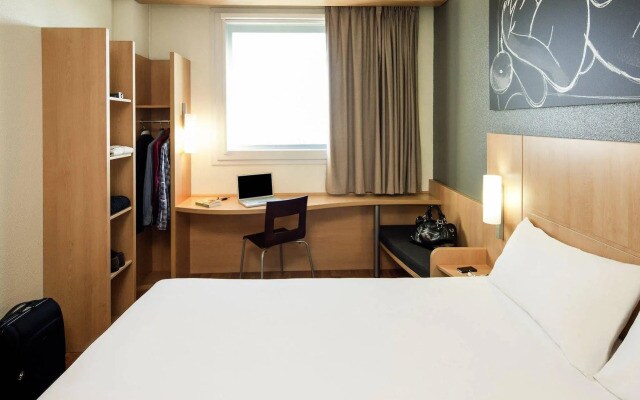 Отель ibis Barcelona Meridiana