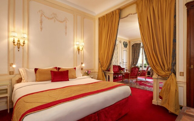 Hotel Raphael