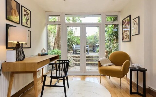 Kensington Garden Flat with Office
