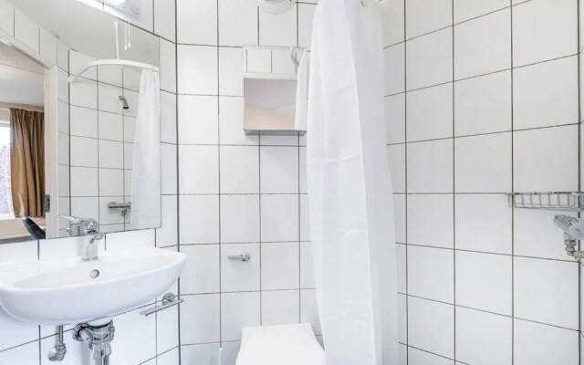 En Suite Rooms COLINDALE SK