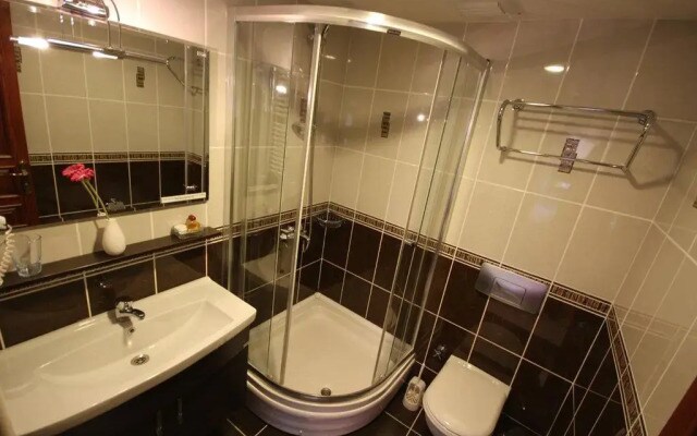 Tashkonak Studio Suites
