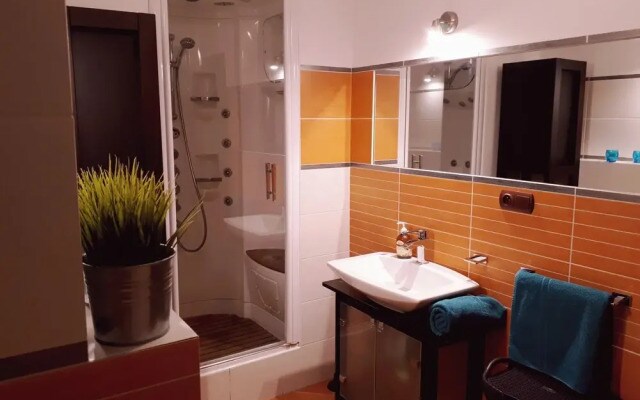 Lucka Central Warsaw Apartment