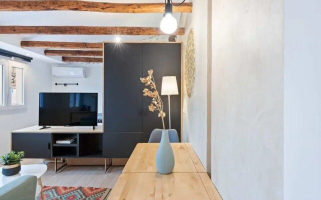 Charming Loft in La Latina, Close to City Centre