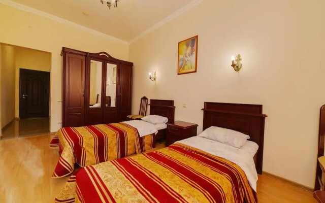 Sun Hotel