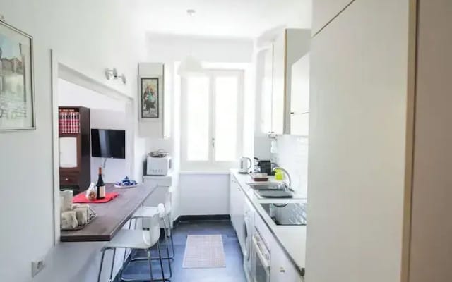 Testaccio Luminous And Large Apartment