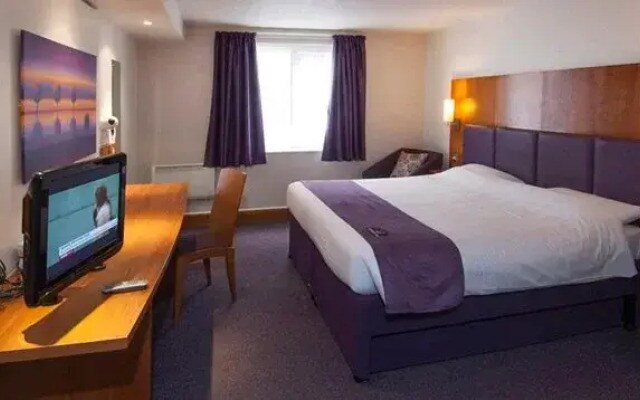 Premier Inn Wigan (M6, J27)