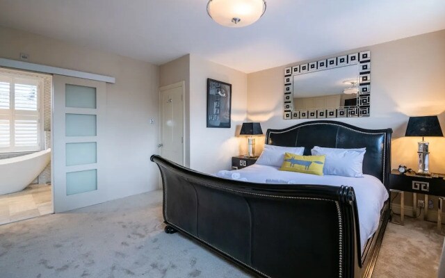 Immaculate Designer Home in Wandsworth