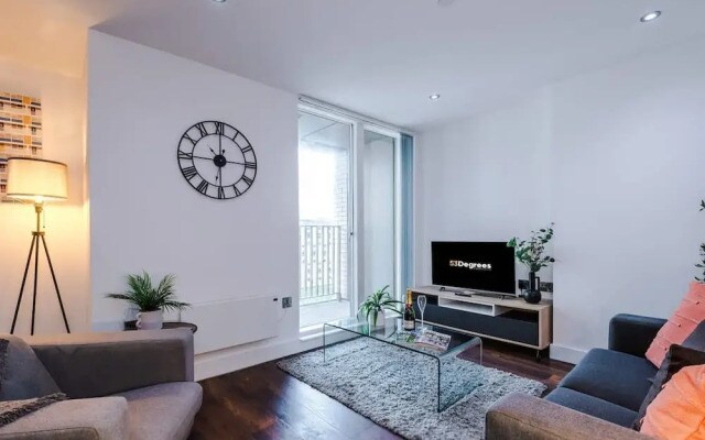 NEW Stunning 2 Bed Flat in Manchester Sleeps 4