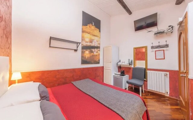 Room-skylight Double Room in History Hou