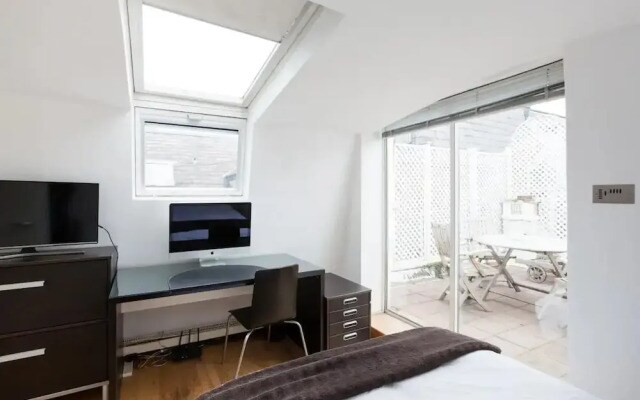 Knightsbridge Central 4th Floor Walk up- Penthouse