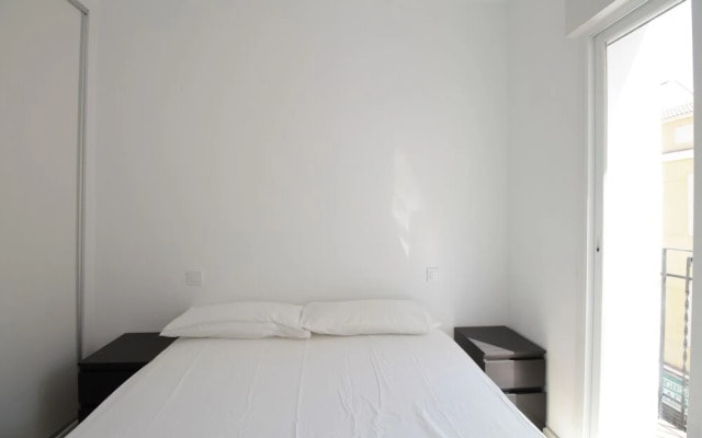 Apartamento de 2 Habitaciones en Puerta del Angel AZ2D