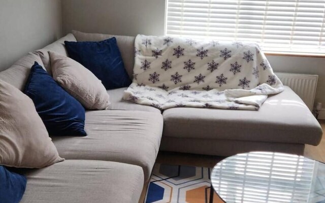 Parking - Garden - Wifi - Sleeps 4