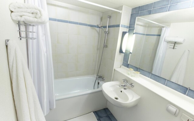 Kyriad Le Blanc Mesnil Hotel