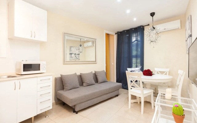 Comfy Corner E2