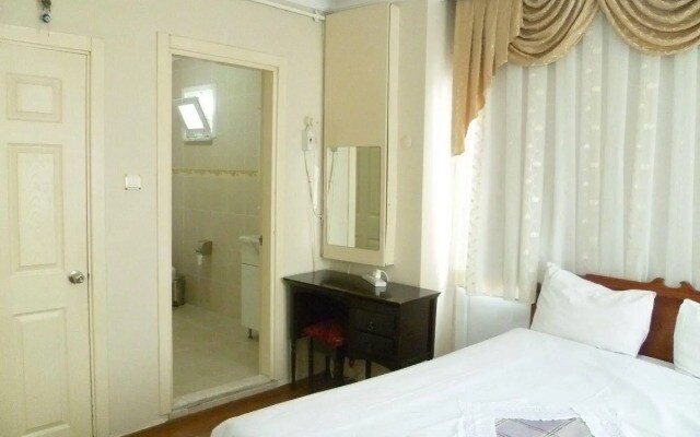 Ekim Apartments