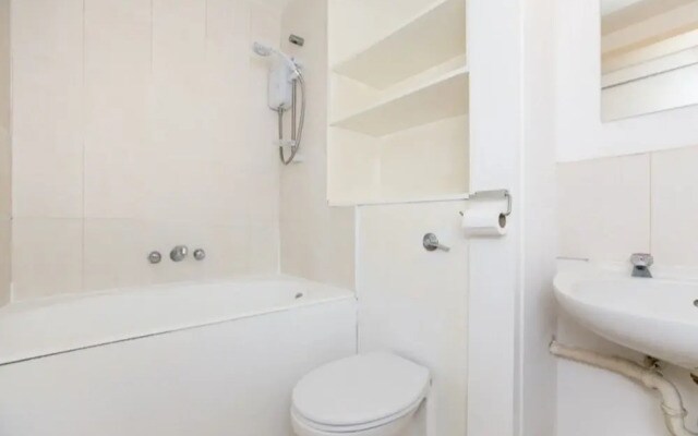 Eson2 - 1 bedroom flat next to Oxford Street
