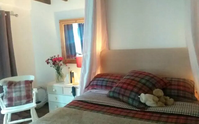 House - Sleeps 2, pet Friendly & Free Parking